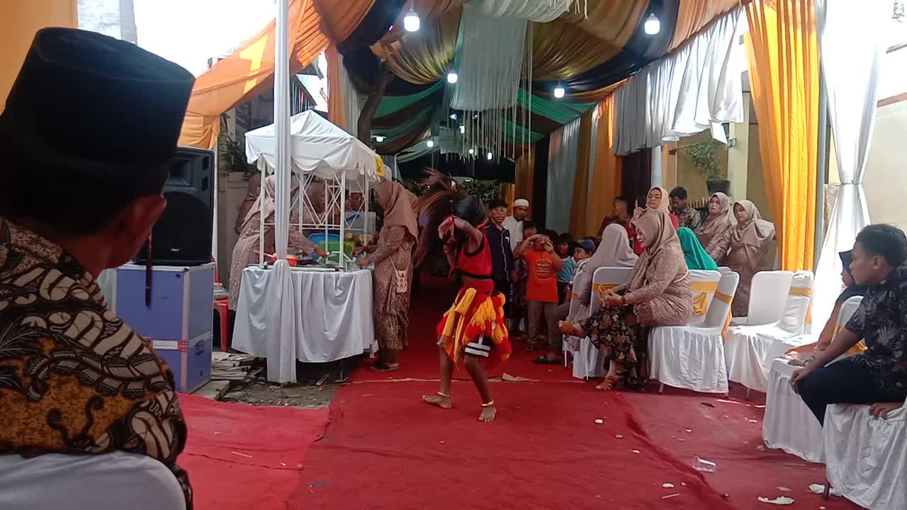 bujang ganong Petra 