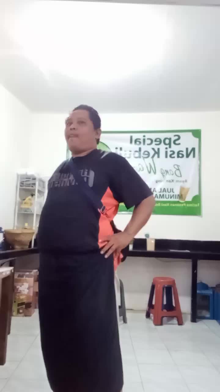 nyobain jadi Basuki,goyang pegel...😀