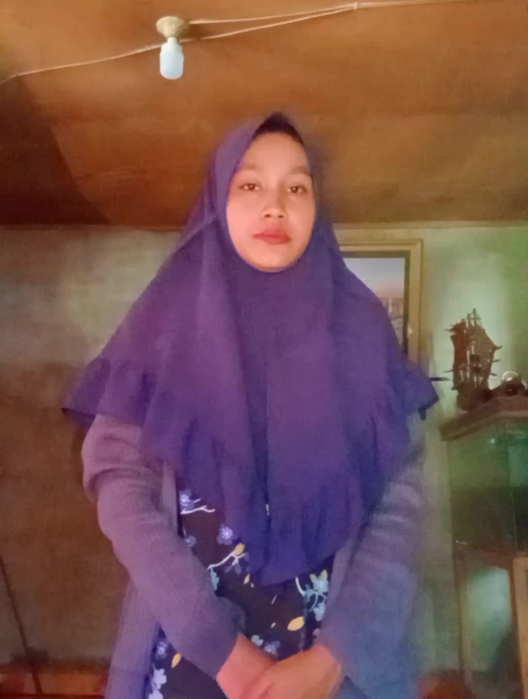 bismillah nama:(Mirani) judul lagu:(mengejar badai versi selvi Lida)asal:(Pekanbaru) motivasi:(untuk mengangkat derajat kedua orang tua)
