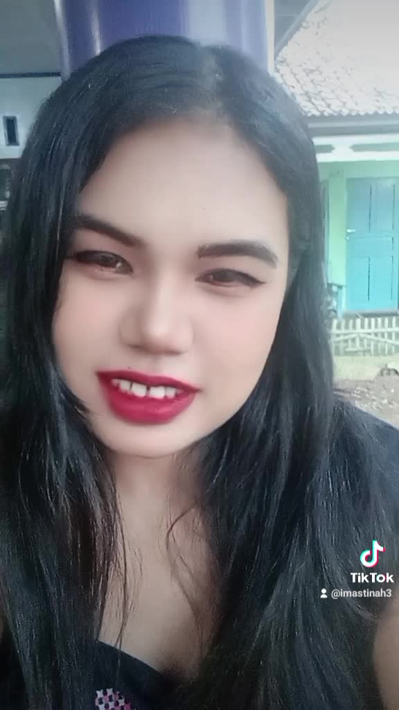 asikan kan kamu bahagia dgn yang baru jgn salahin klu aku geli sama yang lain lagi hihihihi inalilahi wainalilahi rojiun kiamat mu sudah dkt