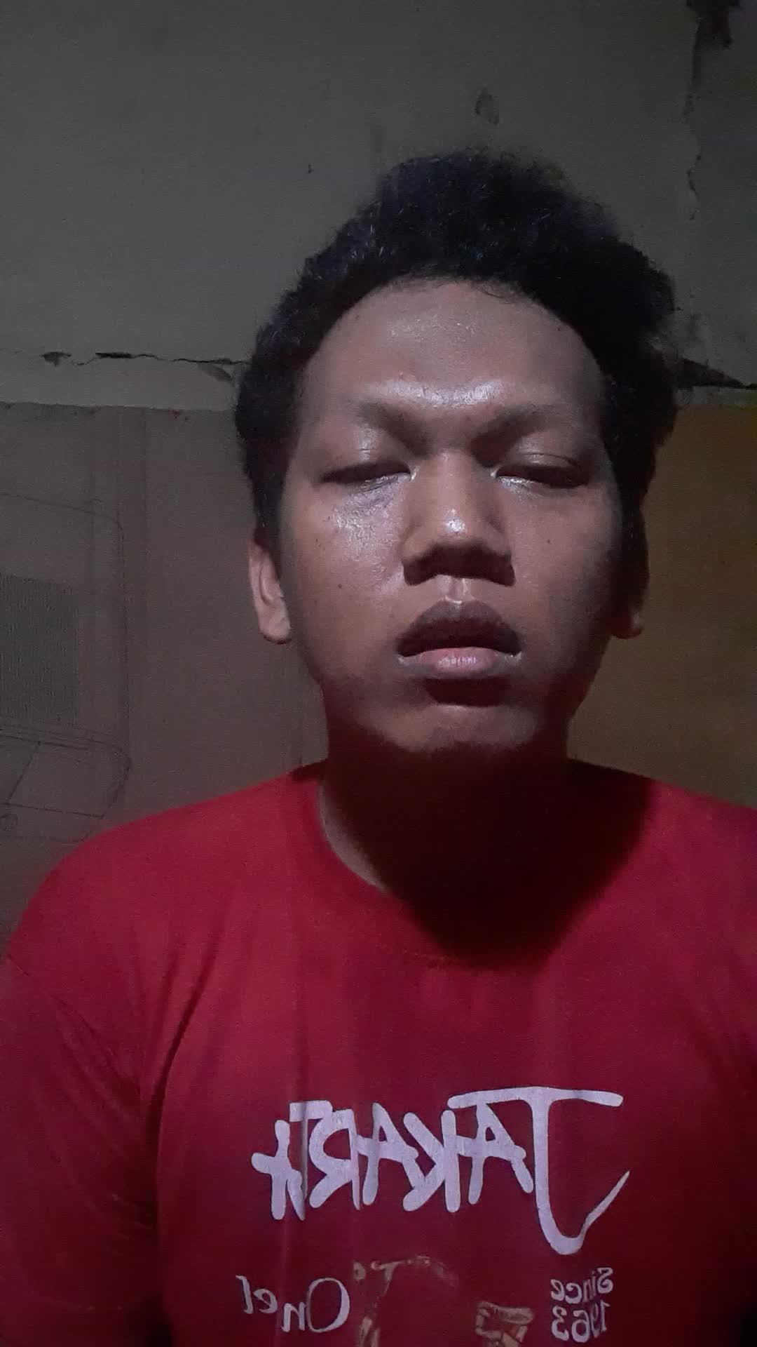 bismilah mudah mudahan lolos dan impian ku tercapai...dan terus belajar lgi bernyayi buat menghibur kalin semua..do,a kan aku yh tmn tmn.mkh