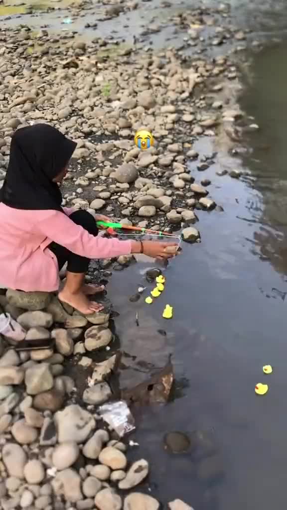 Cewenya: Pokoknya Aku Mau Ikut Mancing Juga