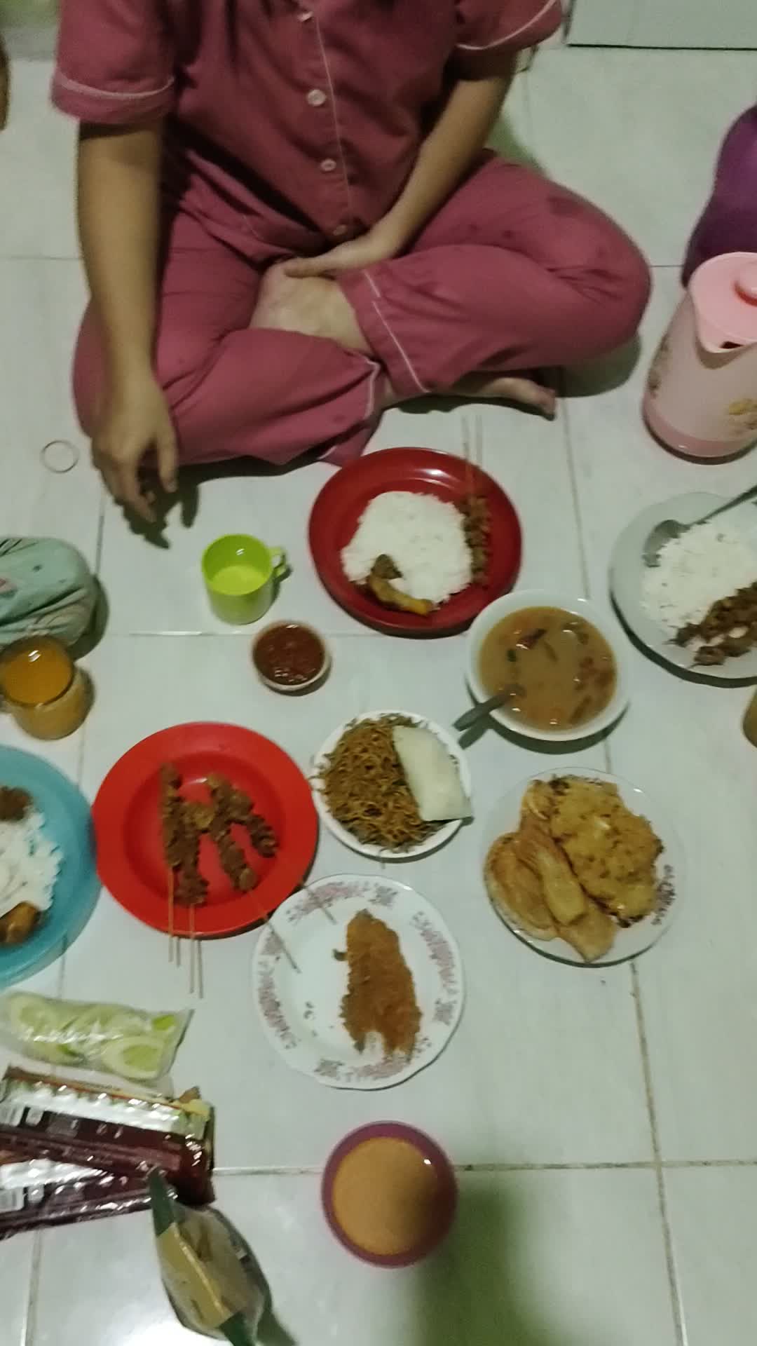 (VLog bukber buka puasa bersama keluarga) di buang sayang toLong bantu Love vote foLow share komen thanks for watching