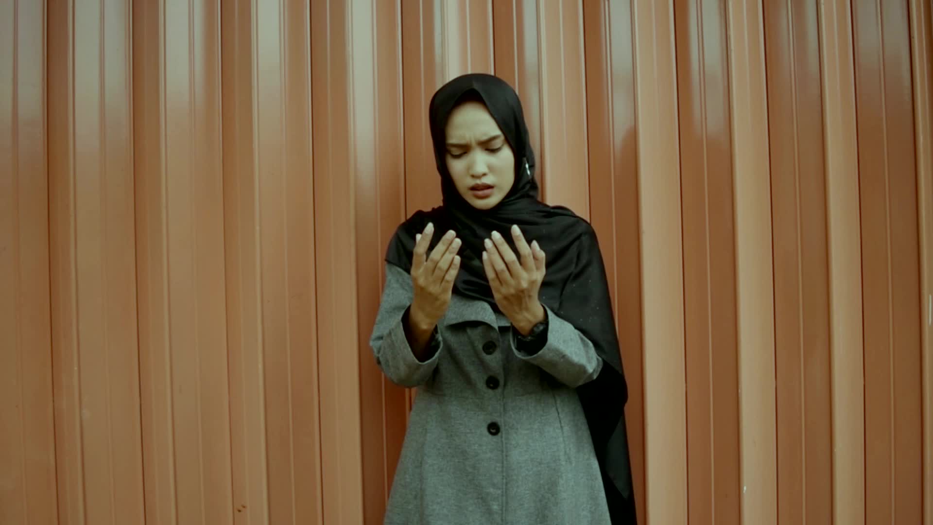 Tika_21tahun_Mojokerto_padamu ku bersujud