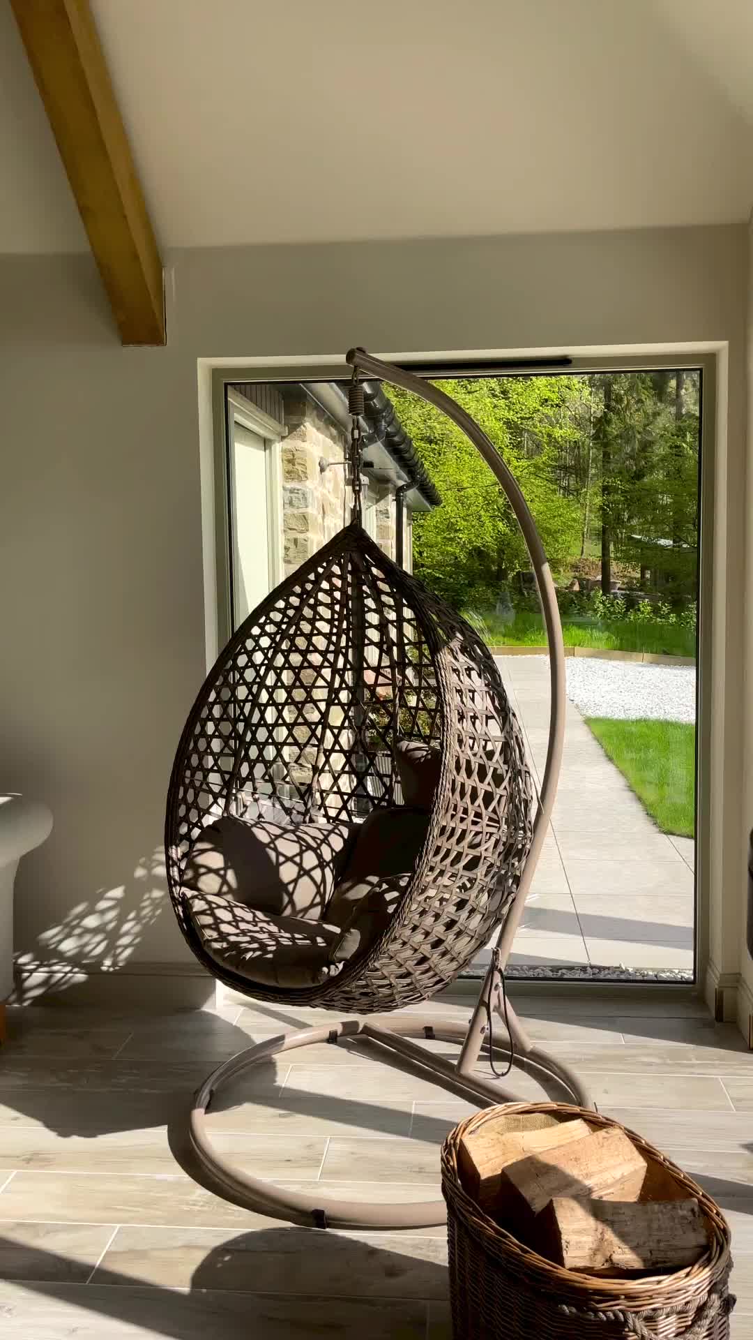 Nyaman banget pasti kalo punya ruang keluarga kaya ginii🤍