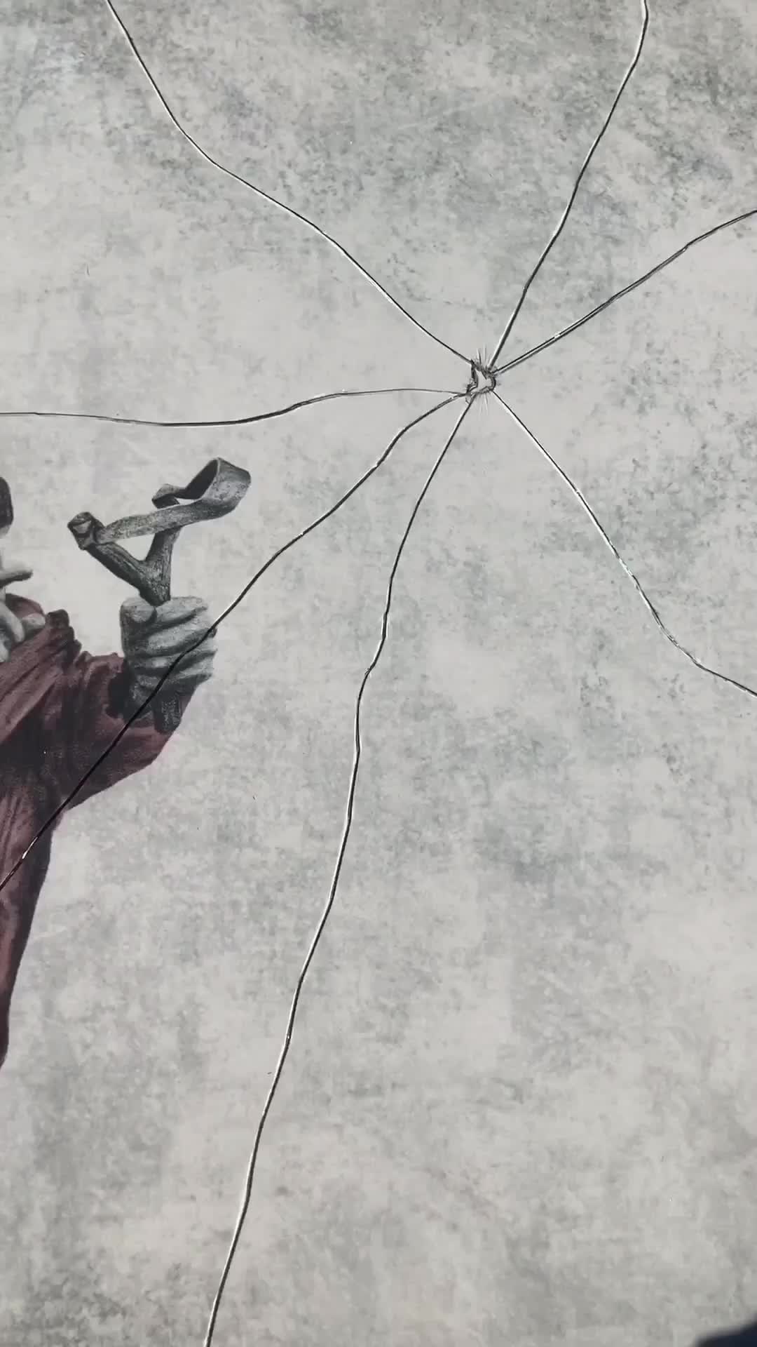 ada efek pecahan kaca