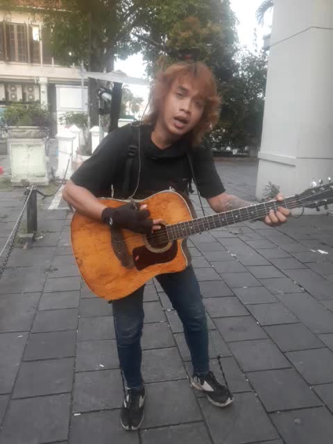 Ade Govinda feat Fadly - Tanpa Batas Waktu ( Cover By Ariv Kotu - One Man Band Kotatua ) 