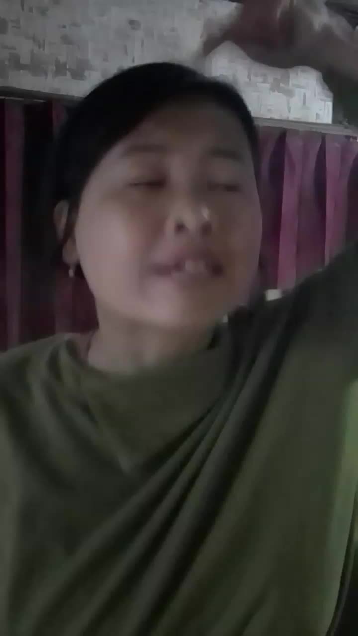 bisanya cuma lari dari kenyataan,ni ubun ubun dah ngebul tau