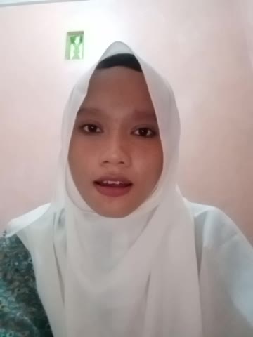 Nama : Dewi Nur Chasanah, berasal dari Demak jawa tengah,  umur 19 tahun. lagu_shollu ala nuril ladzi arojasama dan kebesaranmu. 🙏