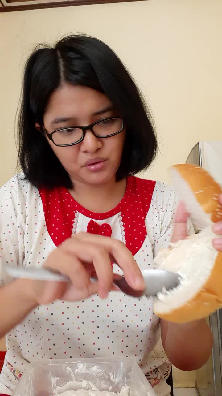 Bikin roti isi 😋