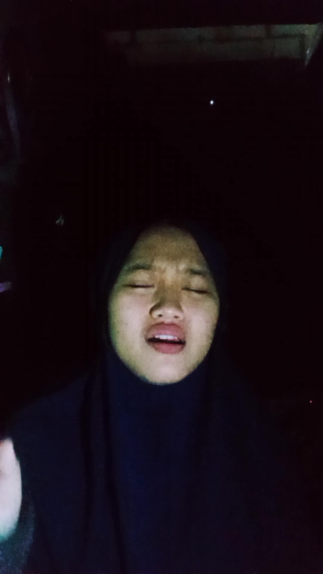 saya Dini Puspita menyanyikan lagu aku ikhlas #ONLINEAUDITIONRISINGSTARINDONESIADANGDUT