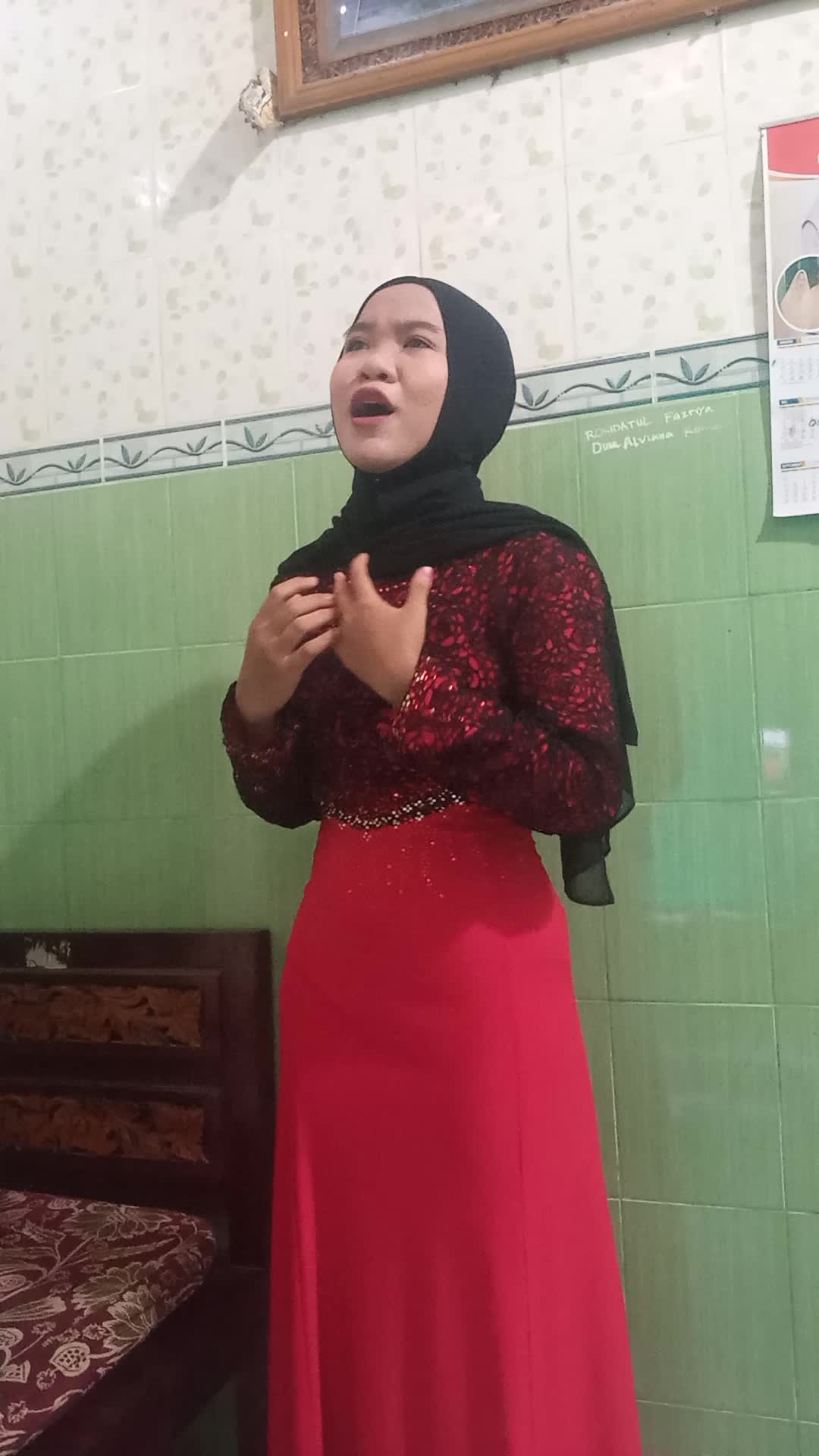 Rosyidatul Fajriyah (Vida)_20th_Mahasiswi_Gresik, Prof.JawaTimur_Lagu:Tiada Guna (Inul Daratista) #ONLINEAUDITIONRISINGSTARINDONESIADANGDUT