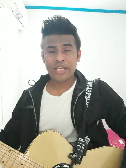 nama:Jamaludin. umur 29 thn.asal propinsi maluku utara.kab Halmahera selatan.Judul lagu AKU DI LAHIRKAN UNTUK SIAPA