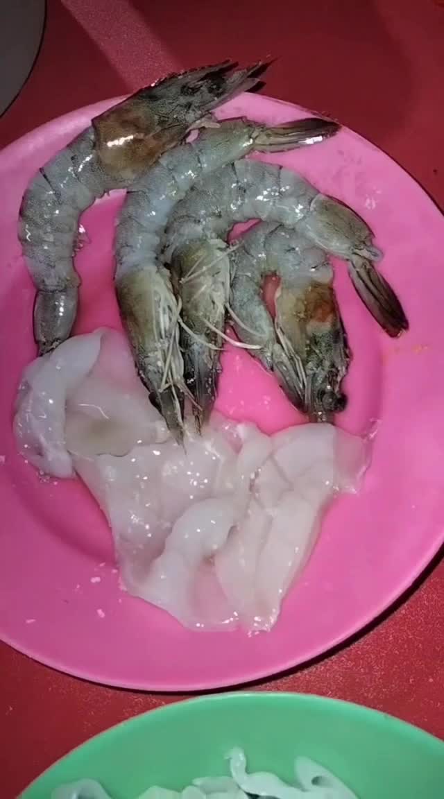 Amirulloh 31 tahun..wirausaha pedagang nasi goreng..Kwetiau siram ala seafood # onlineauditionmci9