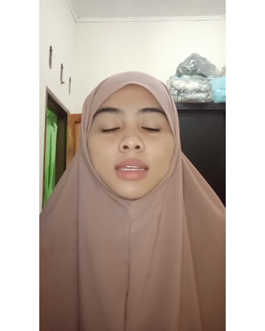Fifit Fitroh Nurfauzanah_22th_Kuningan, Jawa barat_ya habibal qalbi (sabyan) takkan berpaling darimu (rossa)  