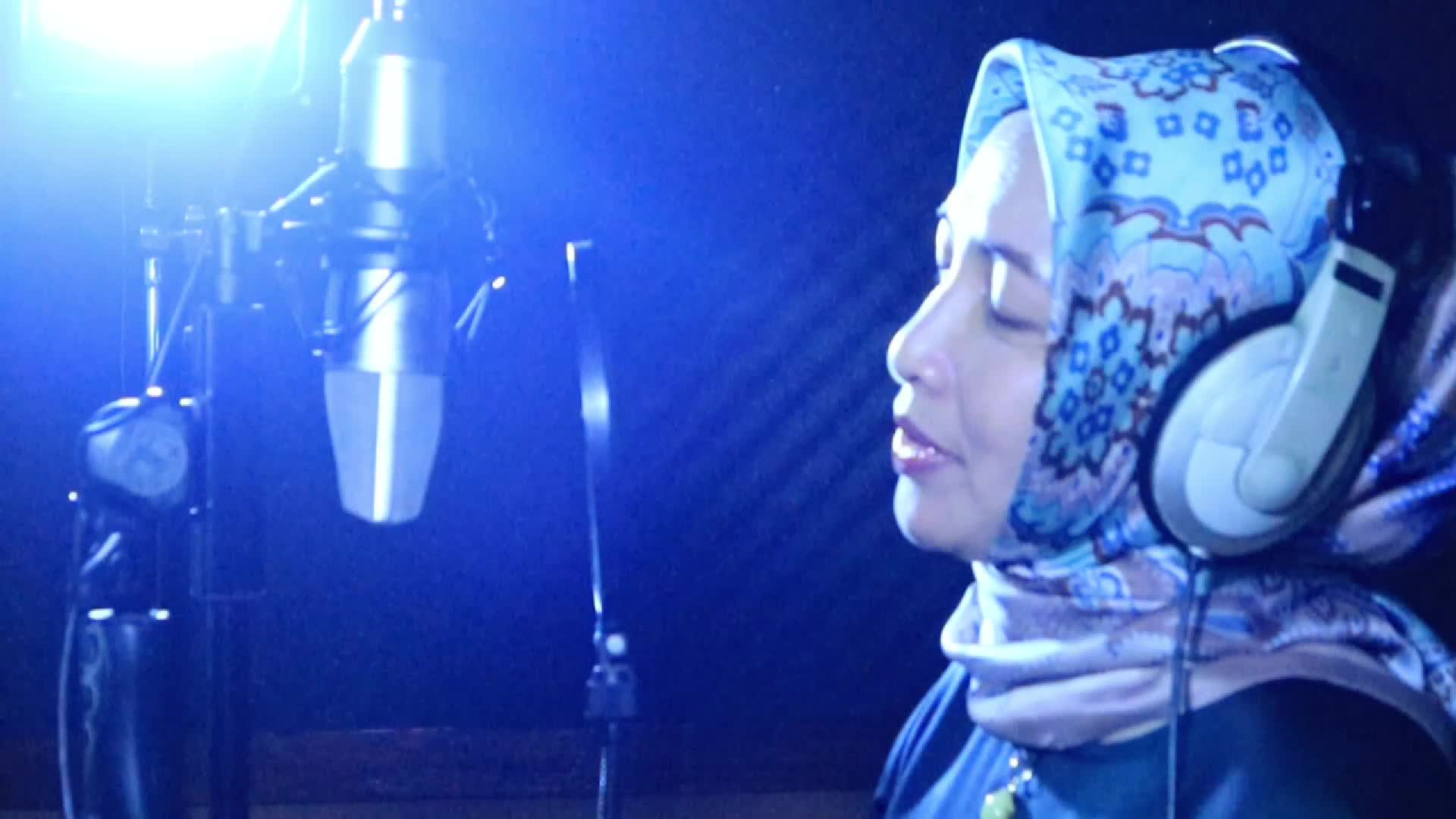 PERTANYAAN BODOH - PASTO (COVER BY TRESNAWATIE RACHMAN)