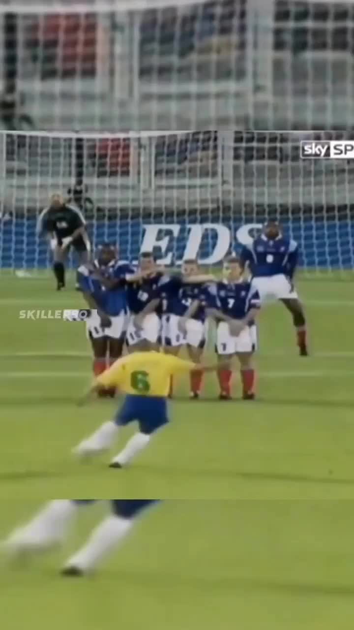 Hanya Roberto Carlos Yang Bisa
