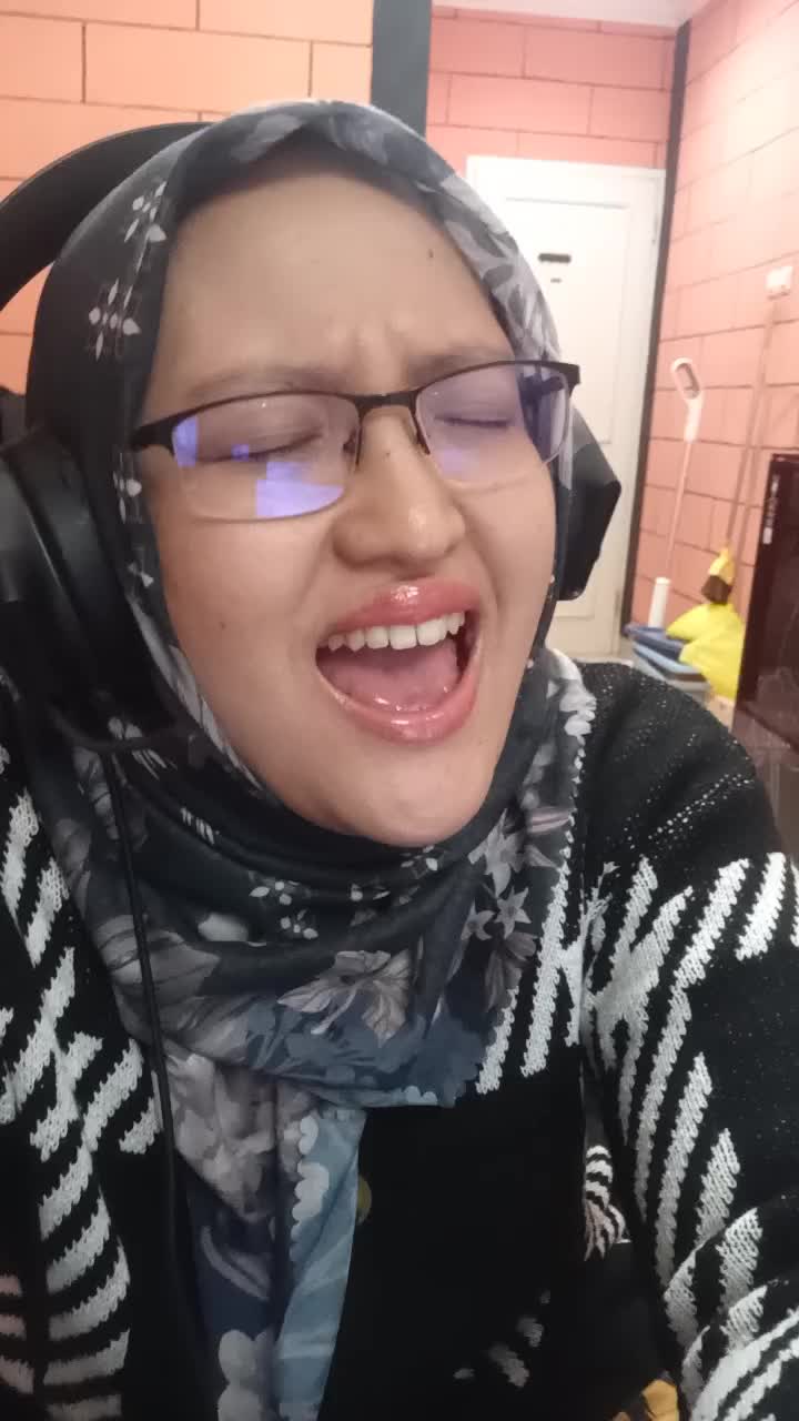 XFI 2023 SOLO NILLA FAHRIZA 32 Tahun Jakarta Vampire By Olivia Rodrigo 