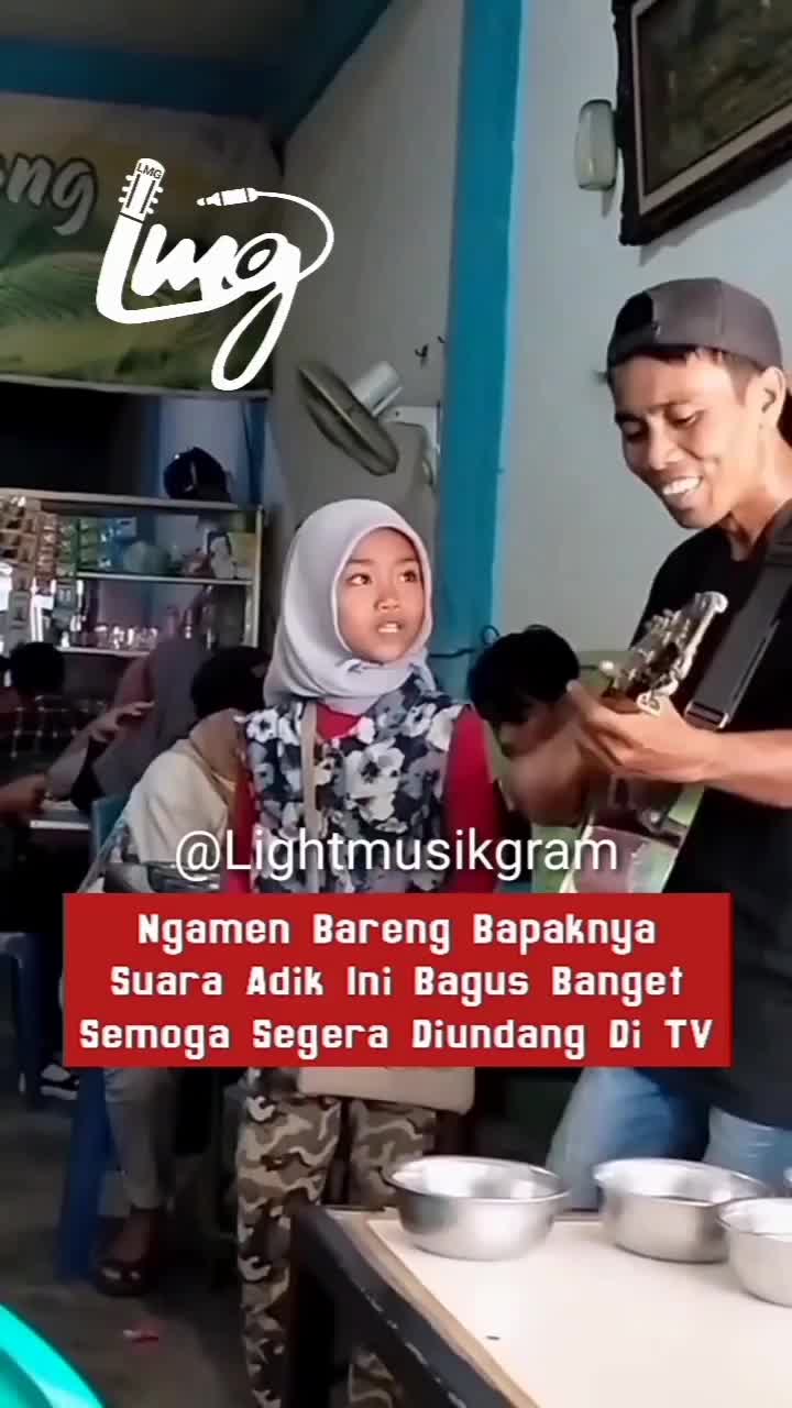 AaaZzzEeeKkk Ngamen Bareng Bapak Dan Anaknya ?