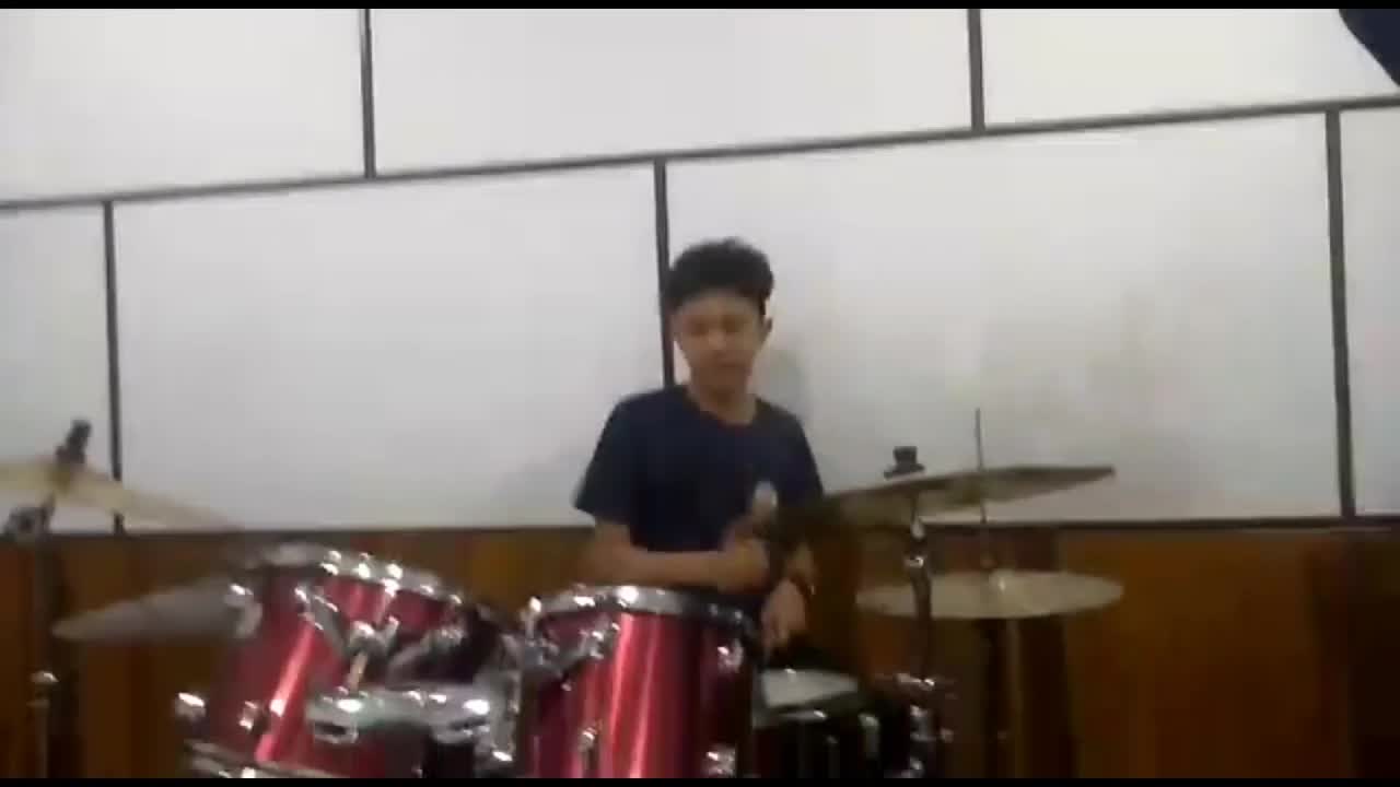 hanenda band - ingkar janji lagu rekaman sendiri dan band sendiri yang ingin di besarkan di sini #risingstar