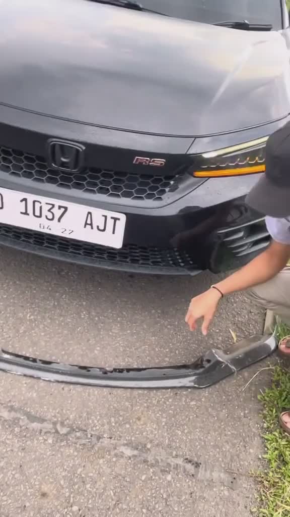 Infonya nabrak ban dalam di bahu jalan tol. Ada yang pernah ngalamin juga?
