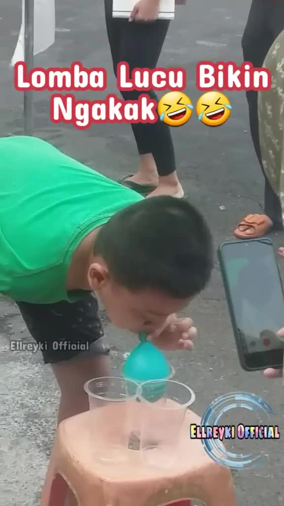 #Lomba17an bawa gelas pake balon ditiup
