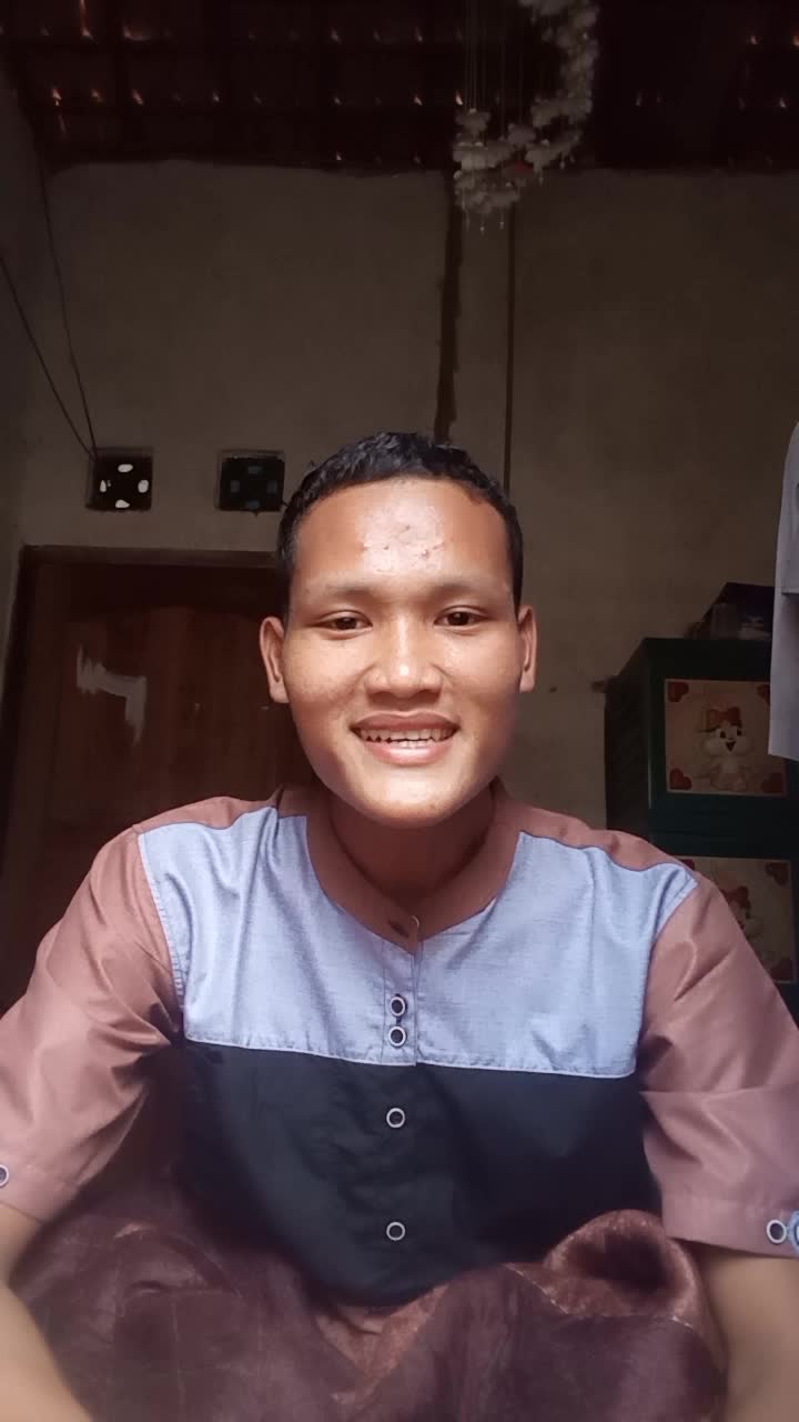 KDI 20222 Nama:juliyadi asal Daerah: Banyuasin, Palembang umur:22 judul lagu:mawar putih #ONLINEAUDITIONKDI2022