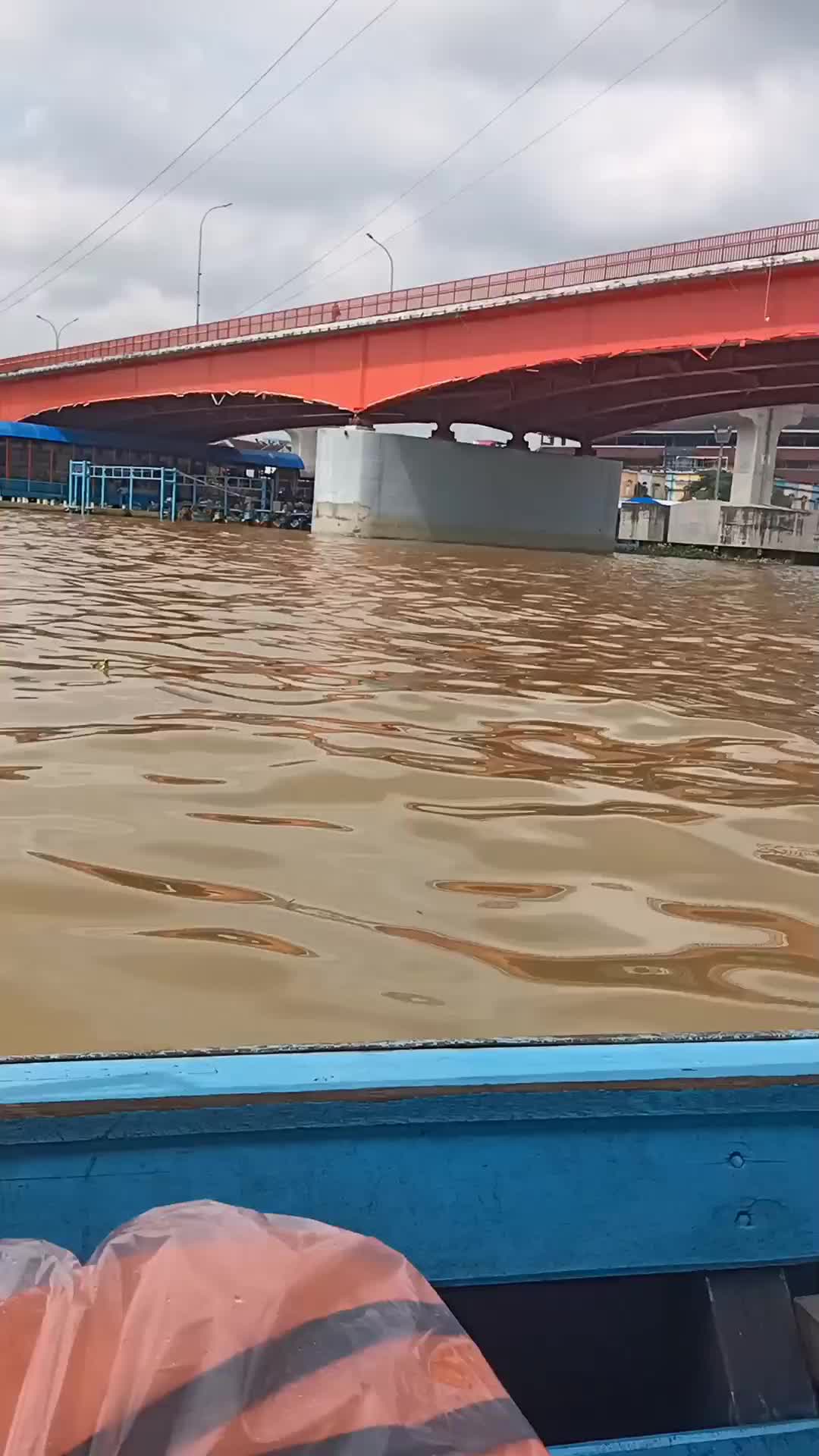 Holiday ke sungai musi dan ke jembatan Ampera ikon dikota palembang ( SUMSEL )