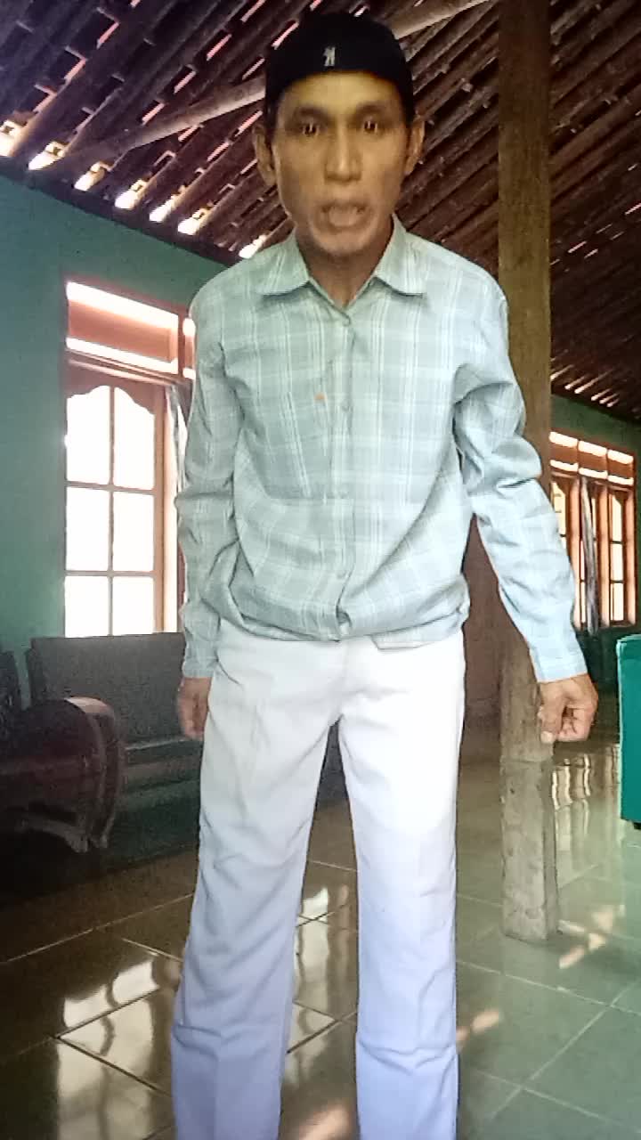 sudahlah mandra penting sehat masih punya dua kaki tokh,gk usah sakit hati tak dipinjami motor. 