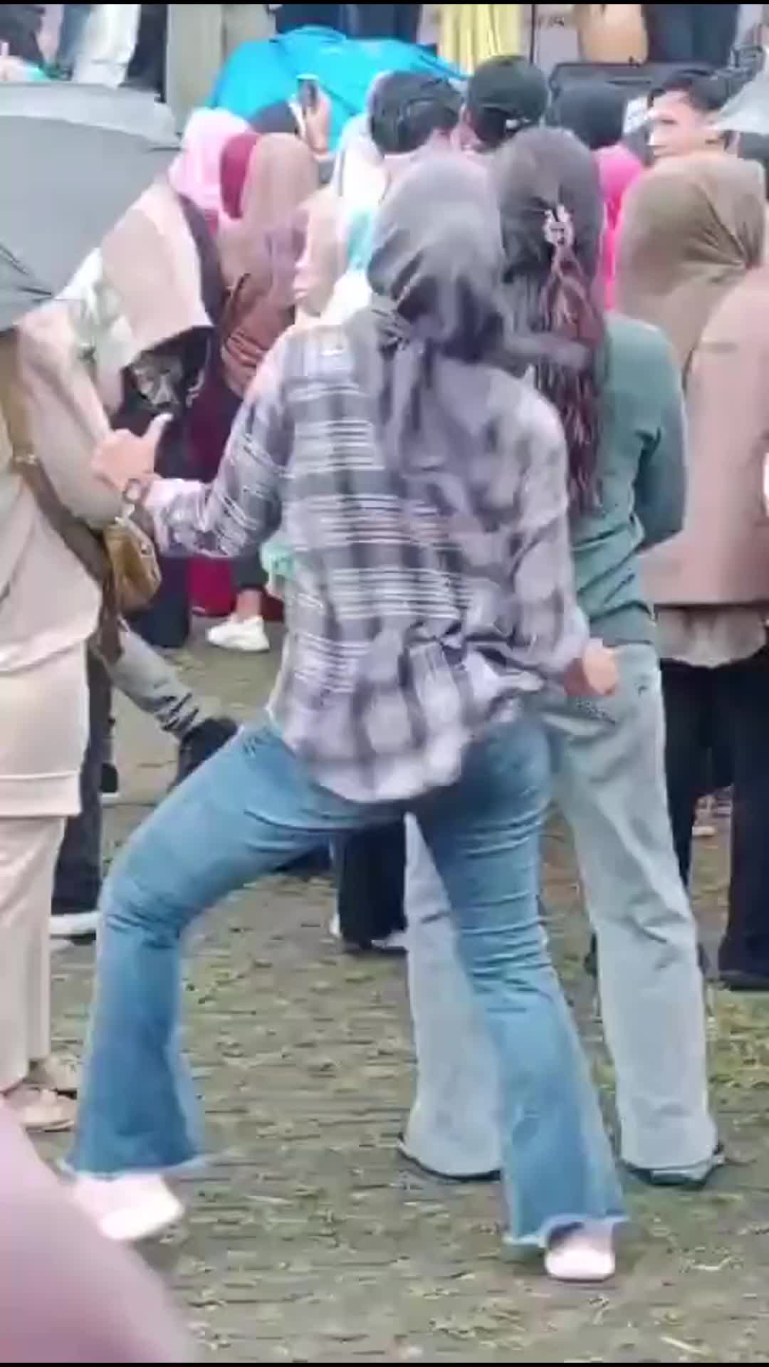 Goyang dulu maaaannngggg