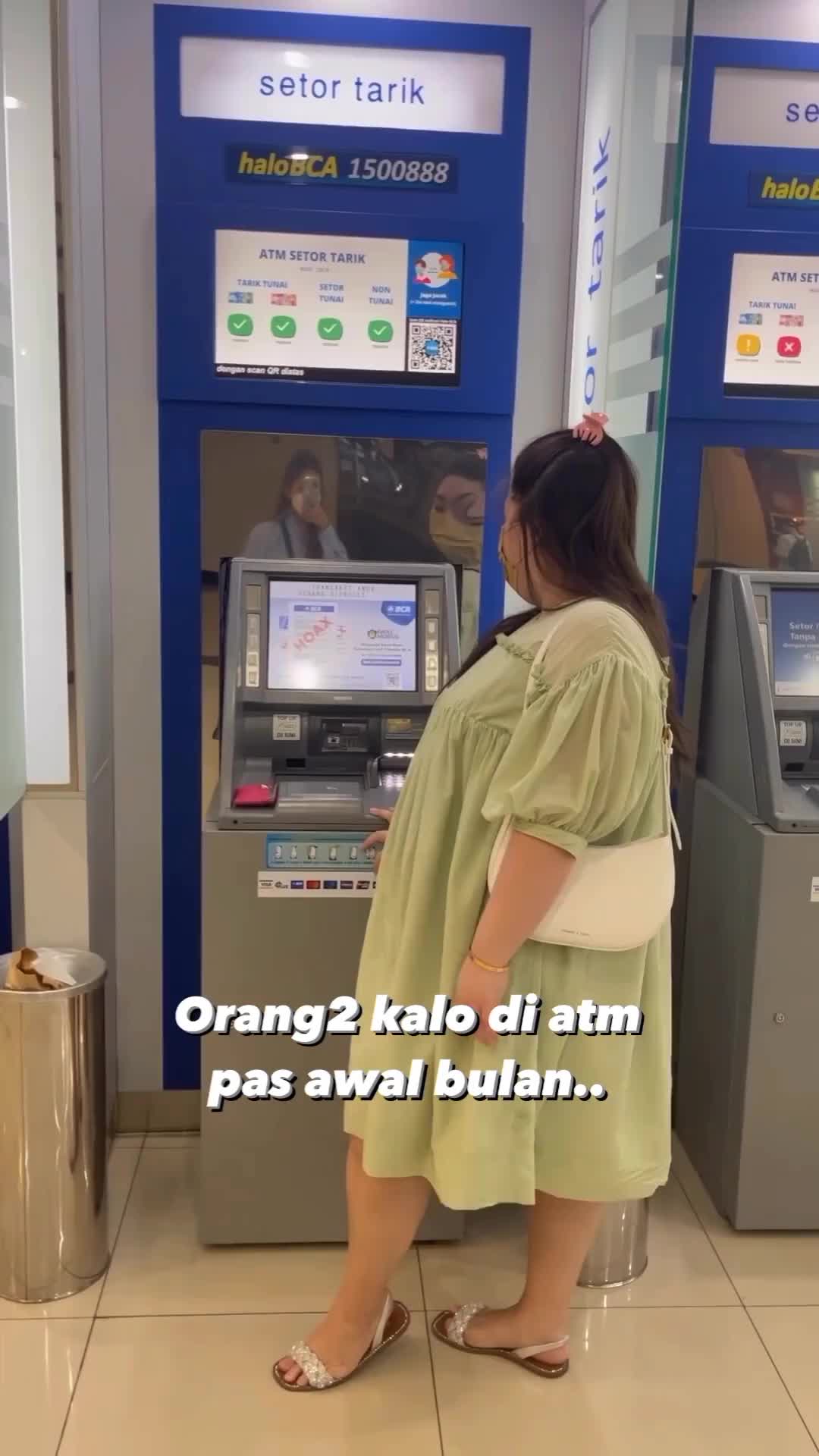 Akhir bulan saldo kayak IPK. iya cuma 2,4. maksudnya dua rebu empat ratus. buat biaya transfer  BI Fast aja kurang 
