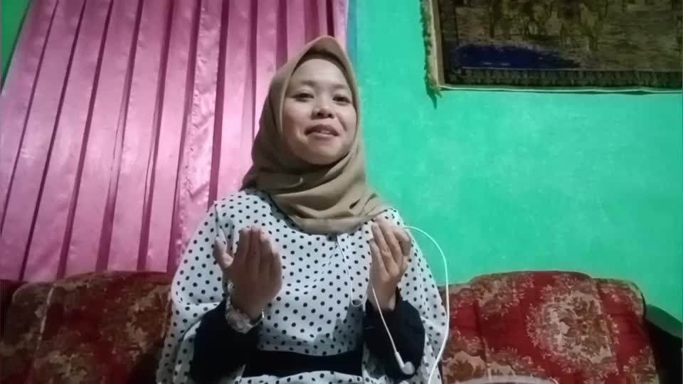 Yuli Yuliani_24 tahun_Bandung_Shalawat Penyejuk Hati (Ujang Bustami)