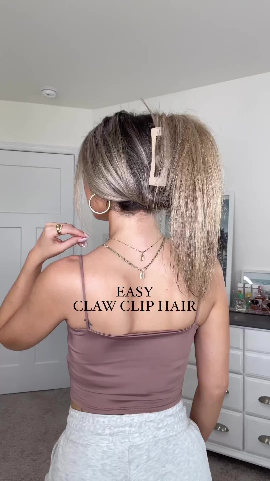 Tutorial gampang bikin claw clip hairstyle!