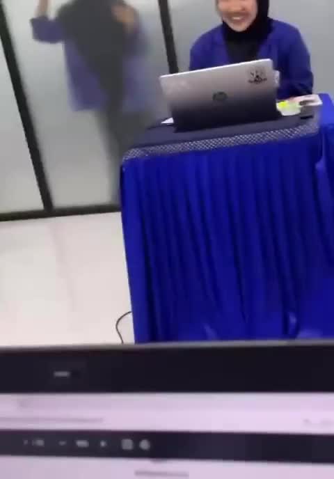 Hadeeh Ga Sadar Kacanya Transparan
