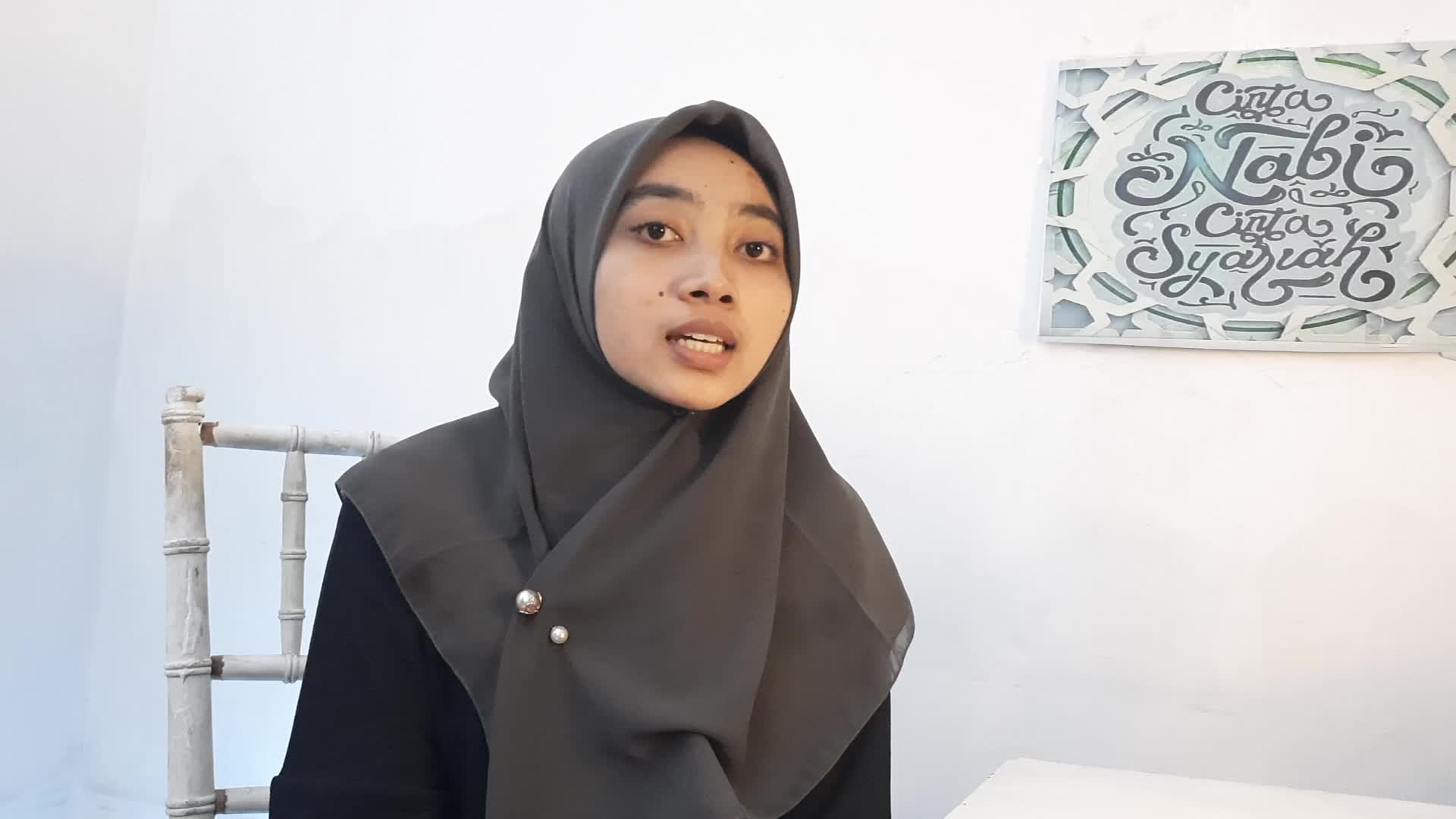 Hikmah_19thn_ Surabaya, Jawa timur_Ahmad ya habibi
