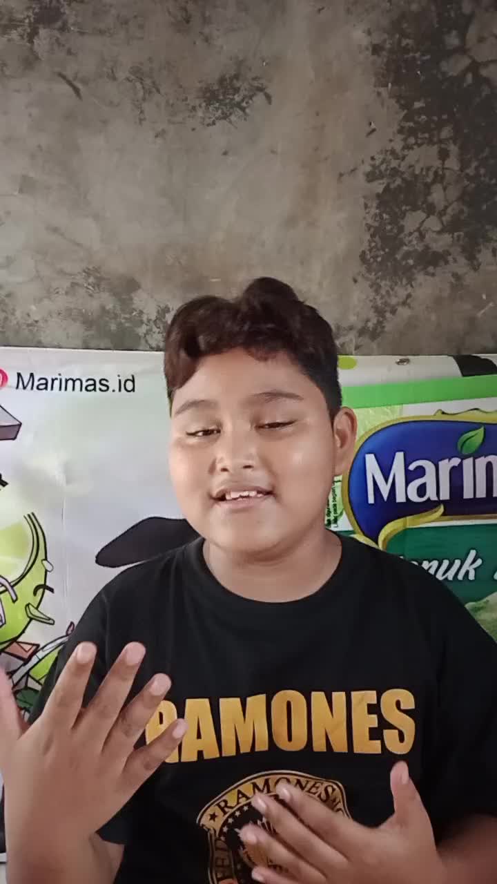 nama : Mulki suleiman. umur 10 tahun. mengikuti audisi Indonesian idol dari Karawang barat.