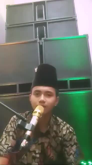 bismillahirrahmanirrahim,,assalamu'alaikum wr wb,,nama sya: ahmad hudzaifah,umur:16 tahun,asal:kab.tangerang,kp cadas pasir,,solawat jibril