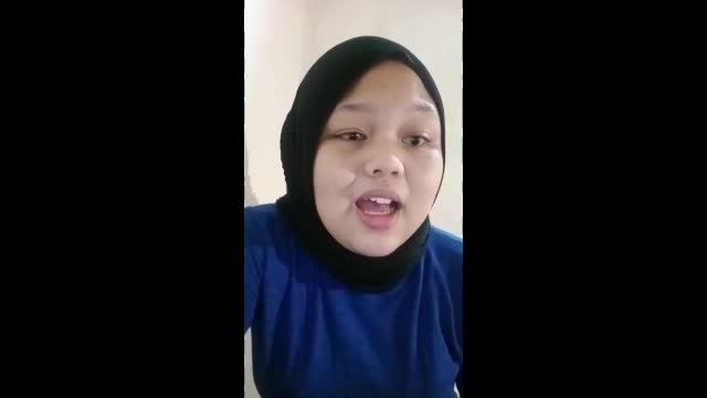 aku membayangkan kehadiran mu di sini tapi itu semua kenangan , merasakan sedih dan menutupi kesedihan itu dengan senyuman 
