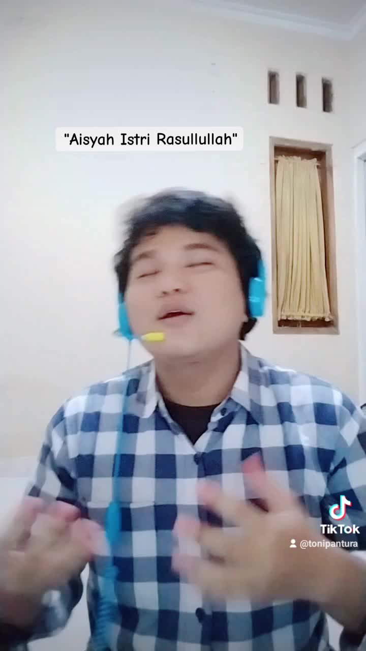 Assalamualaikum, Hai semuanya perkenalkan nama saya Toni, 22 Tahun, Saya berasal dari Kabupaten Indramayu Jawa Barat.