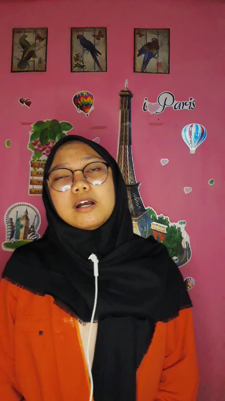 assalamualaikum perkenalan nama saya chantika umur 16  asal bandung selatan (ya thoibah) dan (syukron lillah)