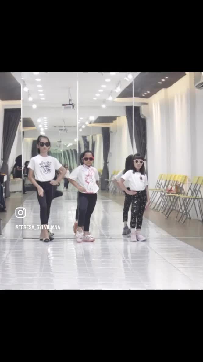 modeling Teresa 8 thn photoshoot, instagram: teresa_sylviliana