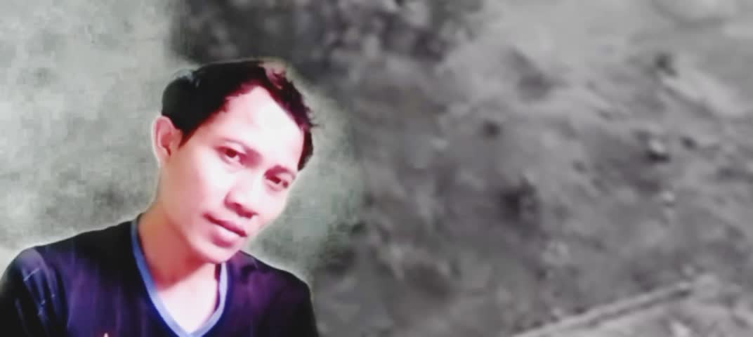 

XF12021 SOLO CHEVANLONEY 35 BANDUNG 1975-Some body else  https://youtu.be/tdmoNLw8AU0