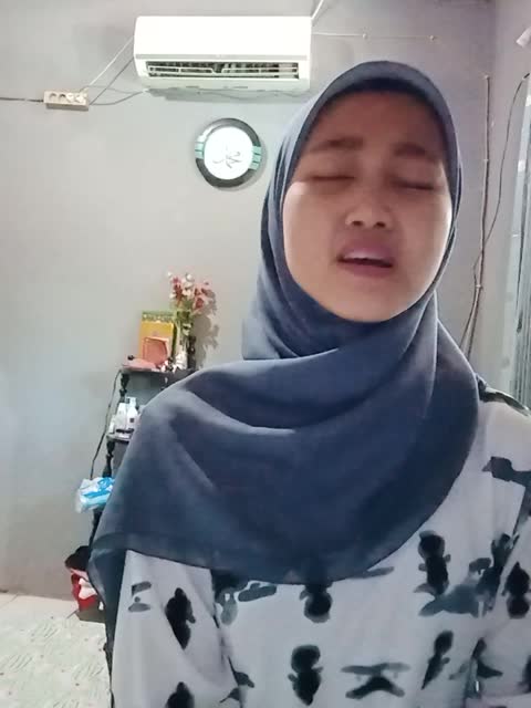 Farida Oktavia-Jakarta, 24thn. Dangdut Is The Music Of My Country #OnlineAuditionRisingStarIndonesiaDangdut