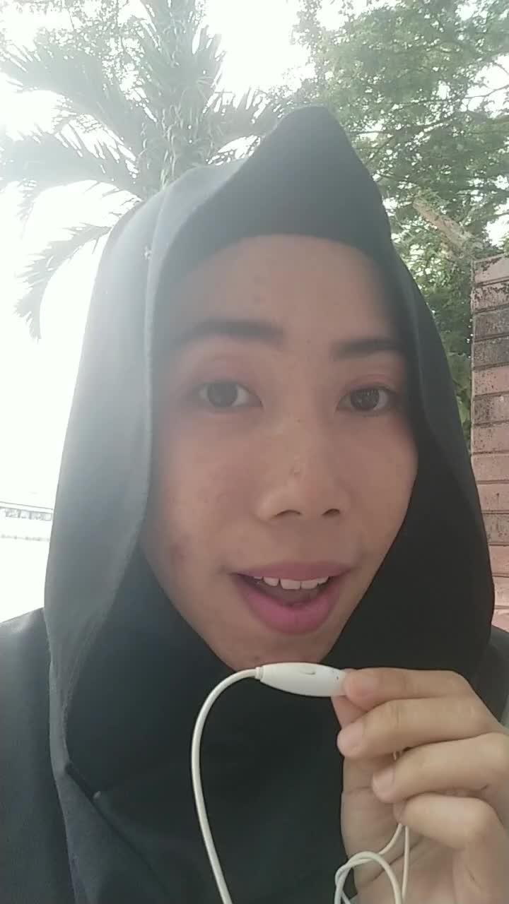 Nama : Winda Alfira, usia : 28 thn, Asal daerah prov jakarta timur, pekerjaan ibu rumah tangga, Audisi online #KDI2021konteskdiindonesia.