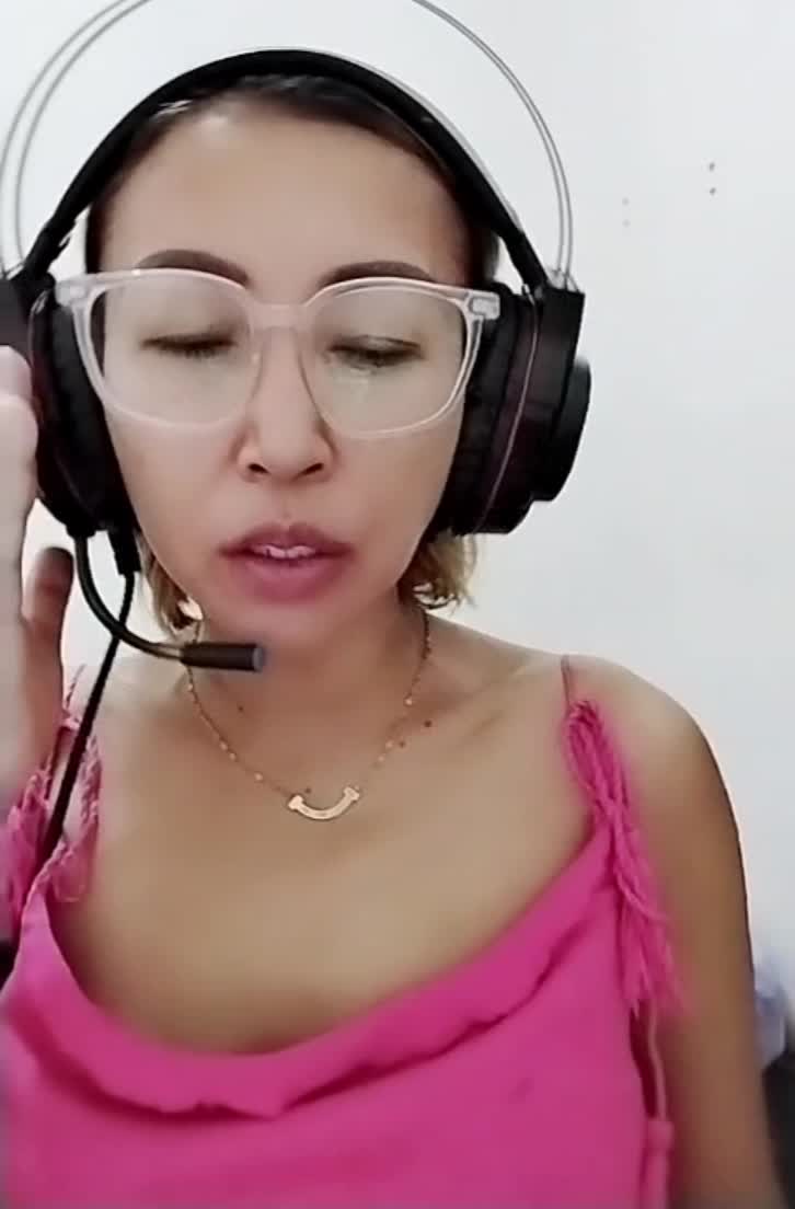 semengat ... Ini sbnr nya video full nya durasi sangat panjang .judul sama  bayangan cover Beti irayani(sherlee)  