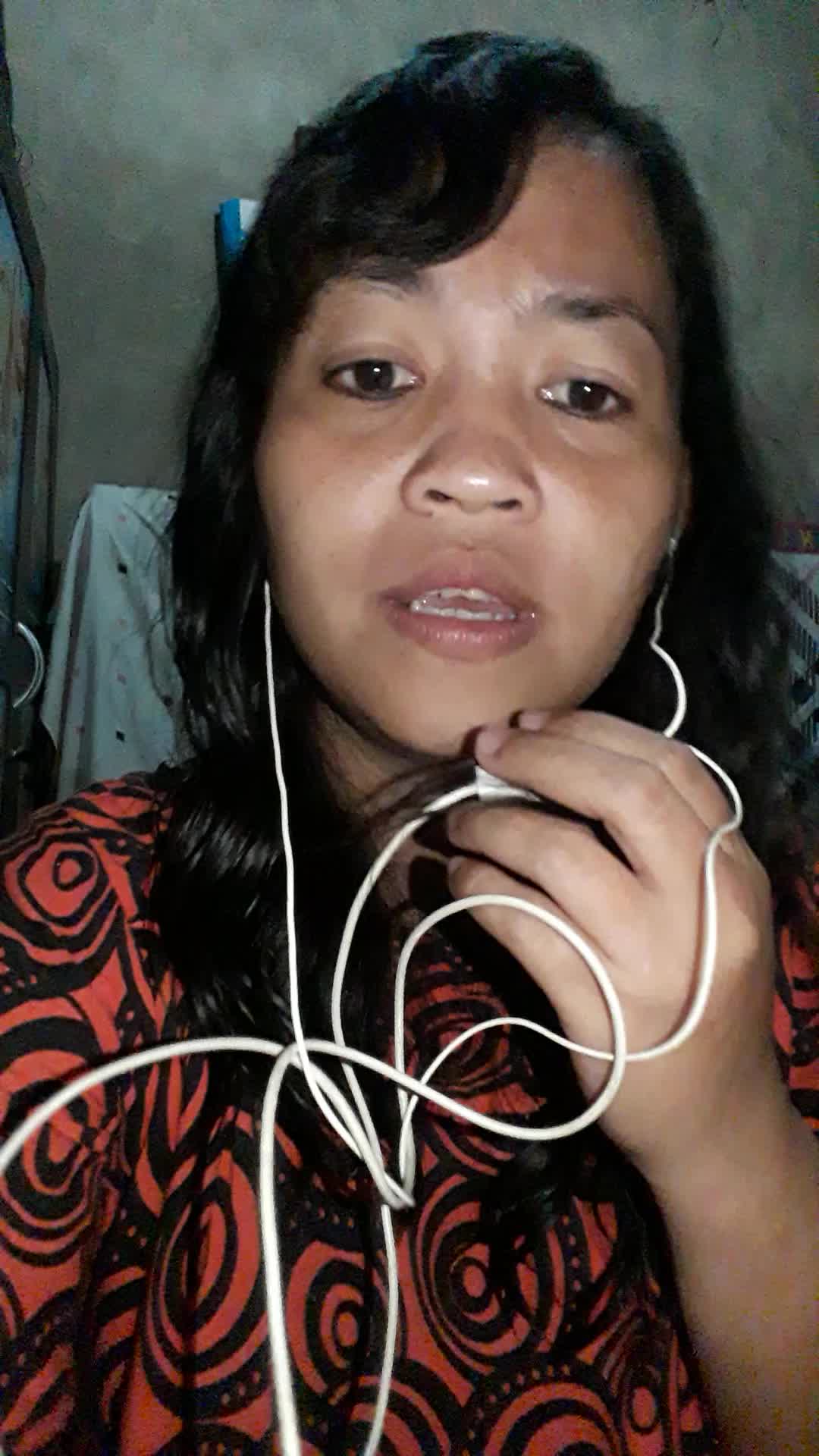 nama:fitri bowo, umur 32 thn, asal kota manado, prov sulawesi utara,#oni