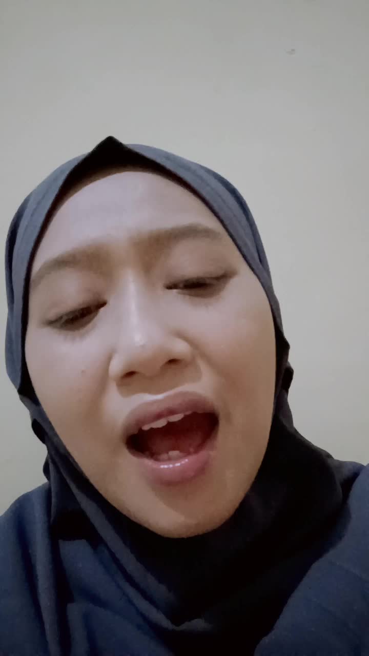 Radha, 23 Tahun dari Kota Pekanbaru menyanyikan lagu Fire On Fire dari Sam Smith, Happy watching :)