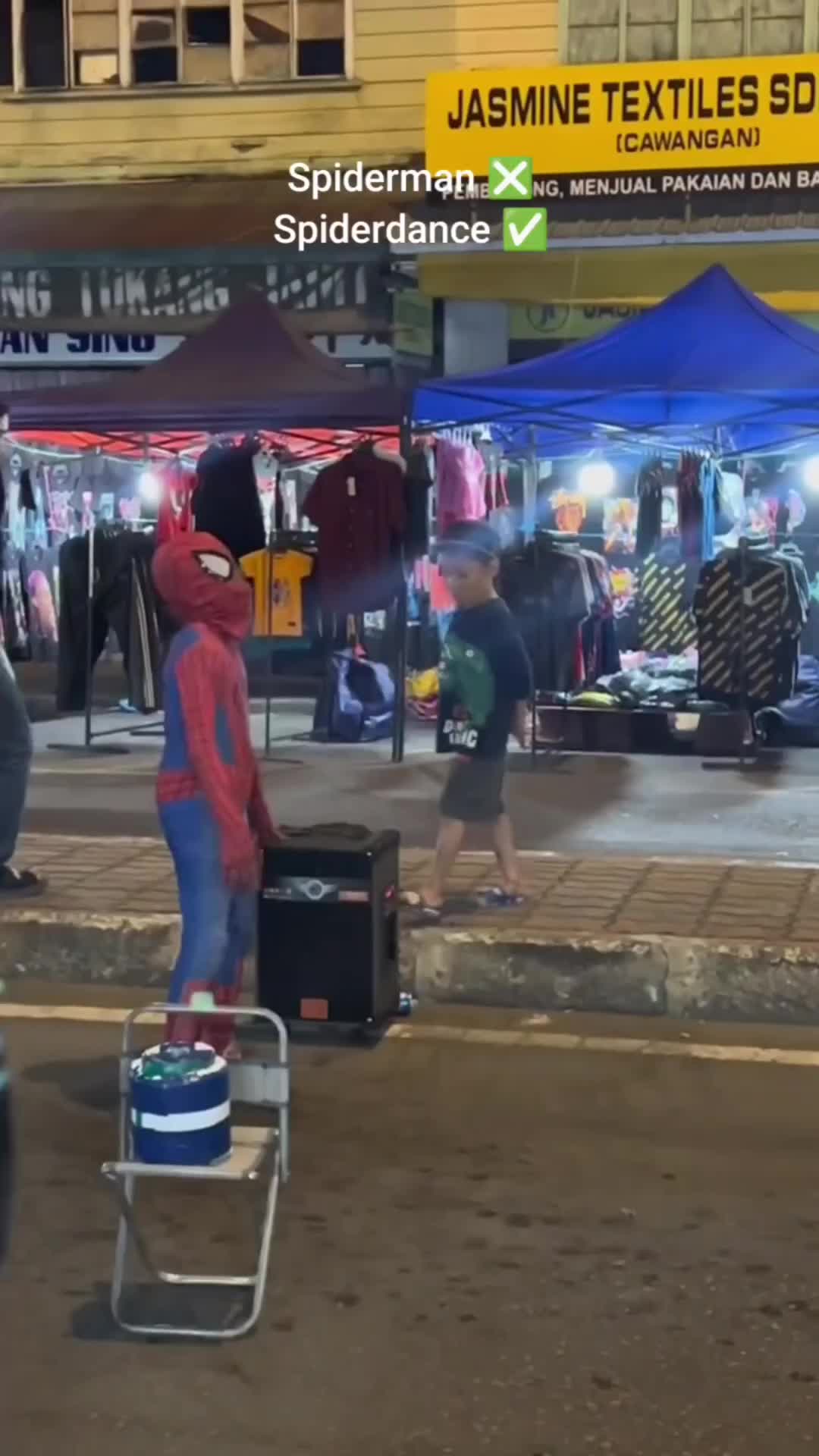 Salfok Sama Yang Pake Baju Hitam