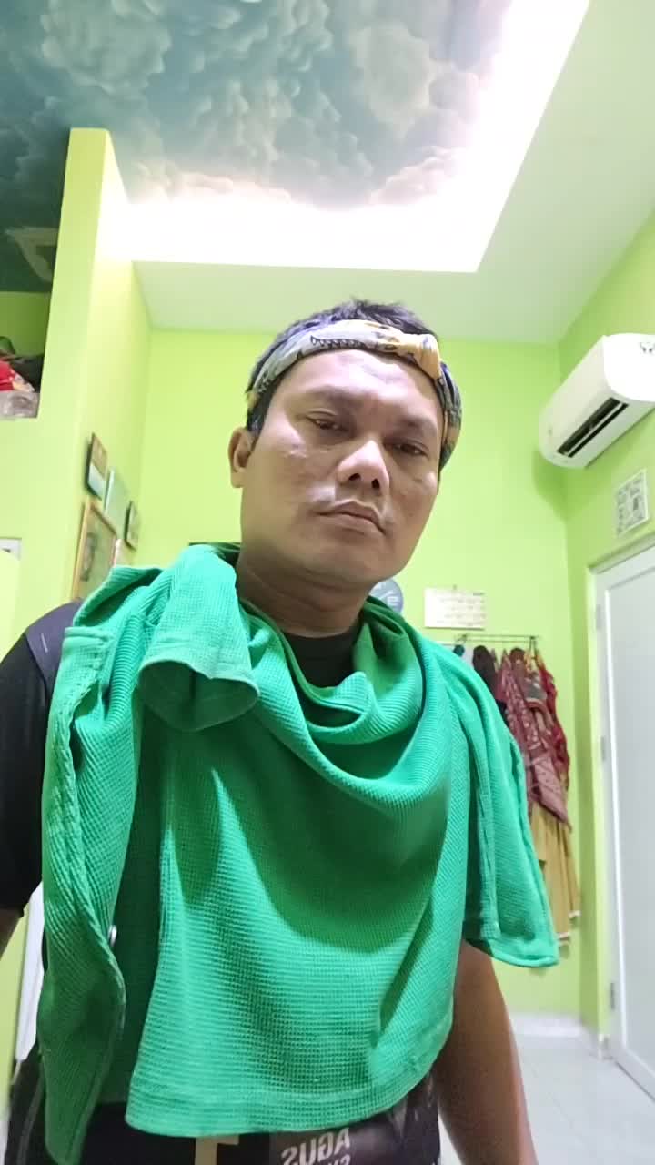 (Ketika ayang di godain tetangga) di buang sayang toLong bantu Love vote foLow share komen thanks for watching