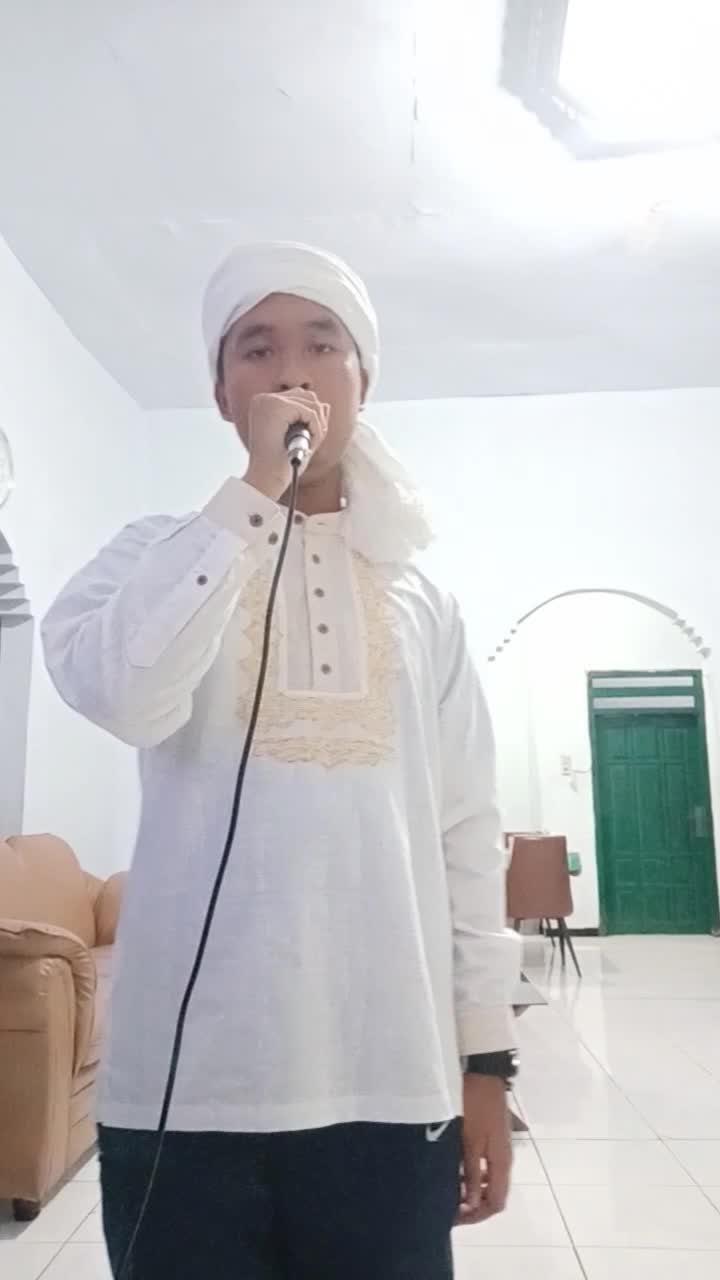 nama : Alif utama putra umur : 18 Surabaya dsas dunia sementara akhirat selamanya                                          